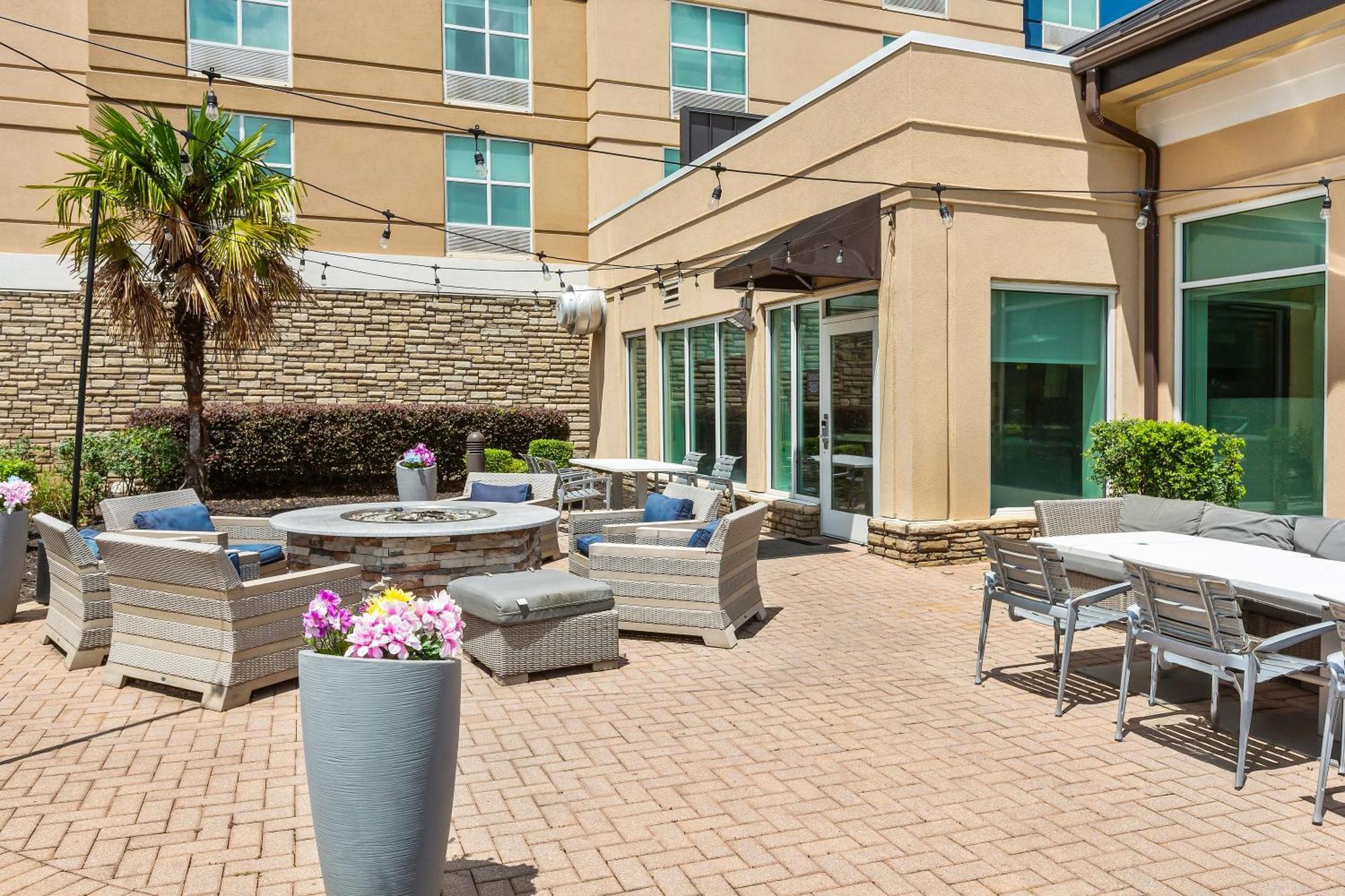 Hilton Garden Atlanta Airport North 3*